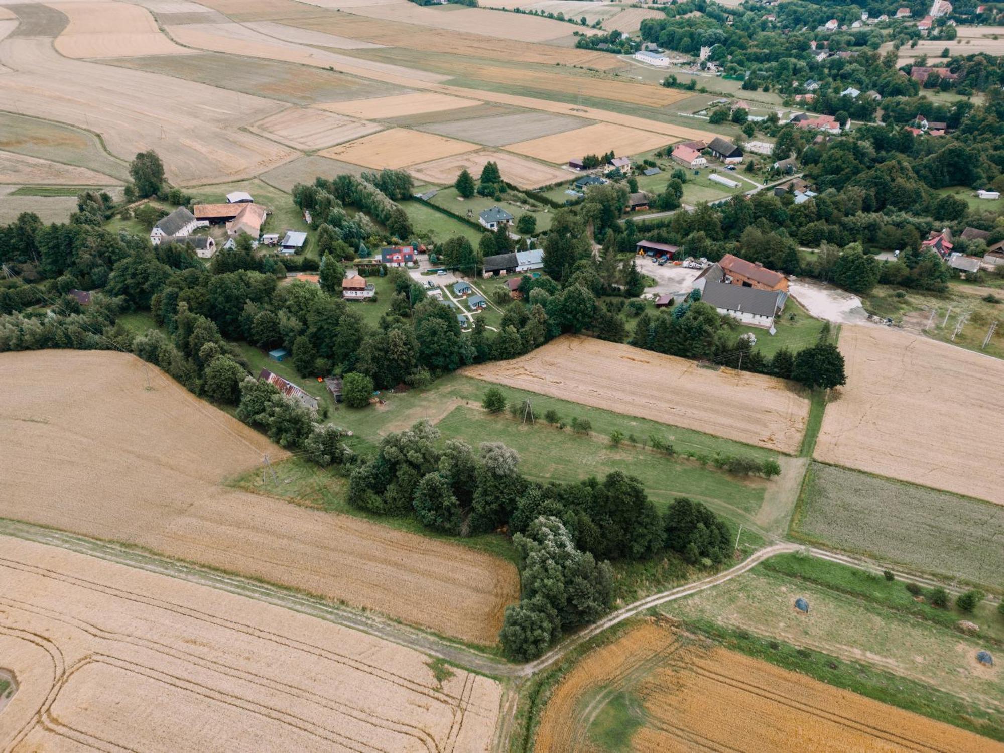Domek Caloroczny Na Wylacznosc Niebieska Osada Nad Gorskim Potokiem Stary Waliszow Экстерьер фото