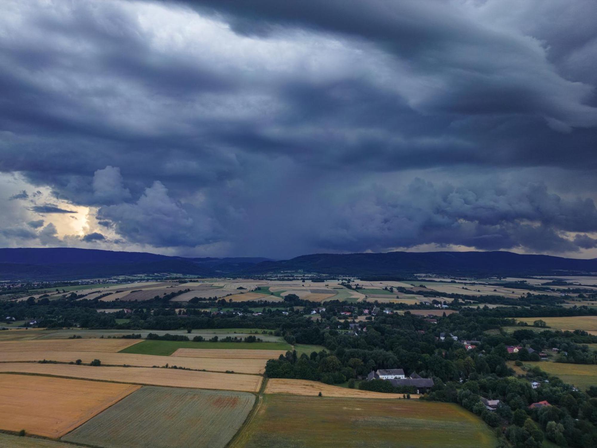 Domek Caloroczny Na Wylacznosc Niebieska Osada Nad Gorskim Potokiem Stary Waliszow Экстерьер фото