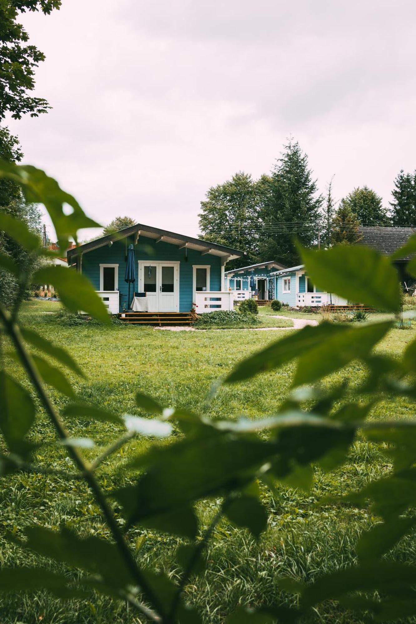 Domek Caloroczny Na Wylacznosc Niebieska Osada Nad Gorskim Potokiem Stary Waliszow Экстерьер фото