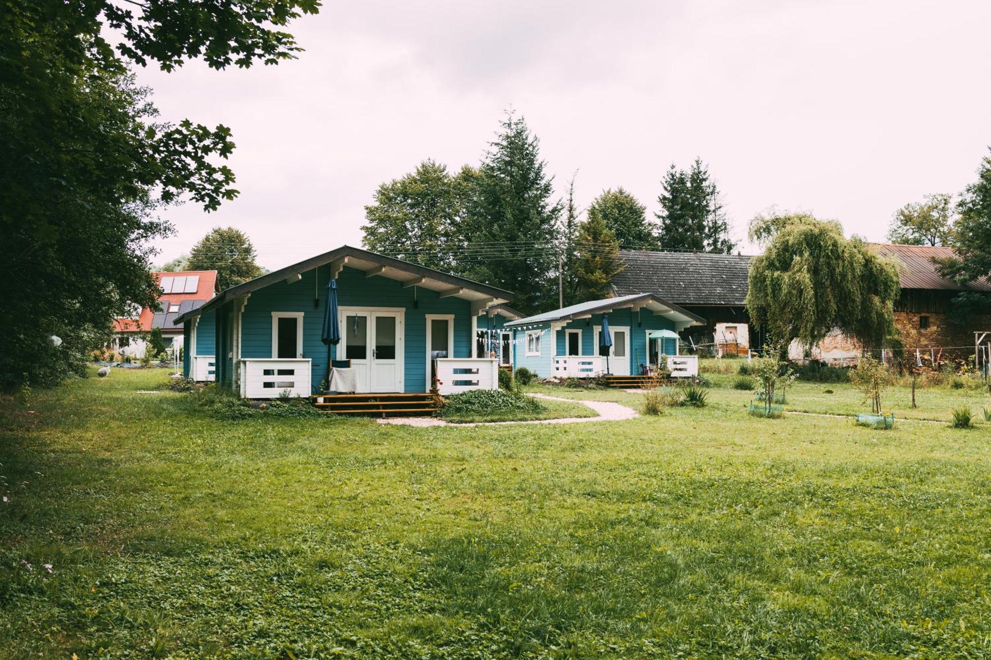Domek Caloroczny Na Wylacznosc Niebieska Osada Nad Gorskim Potokiem Stary Waliszow Экстерьер фото